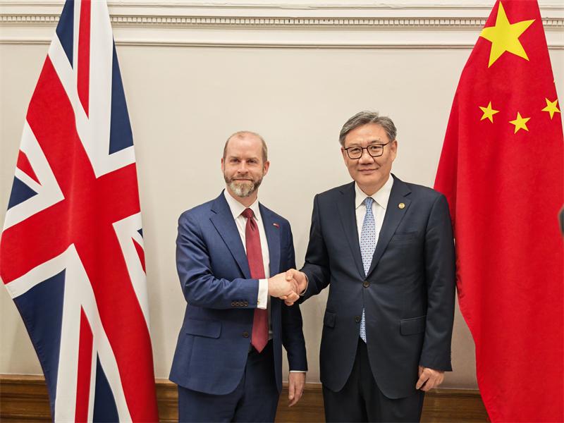 中英深化经贸合作，共同维护多边贸易体系
