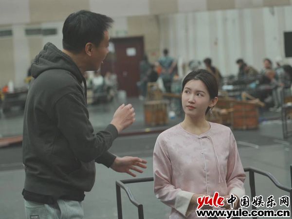 话剧《苏堤春晓》北京首演，辛柏青苏青演绎苏轼传奇人生